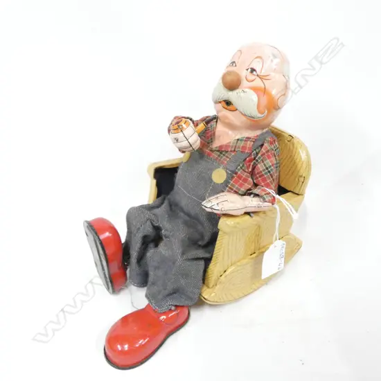 TIN PLATE GRANDPA IN ROCKING CHAIR MADE IN JAPAN H. 220MM - BATTERY OPERATED